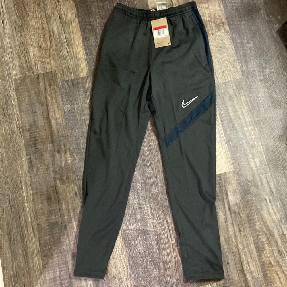 New w/tags NIKE Dri-Fit Youth Unisex pants Size L